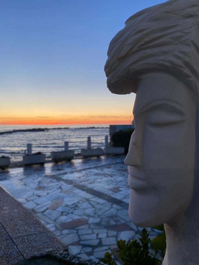 Ancora Bilocale Villa Marina di Massa Bagian luar foto