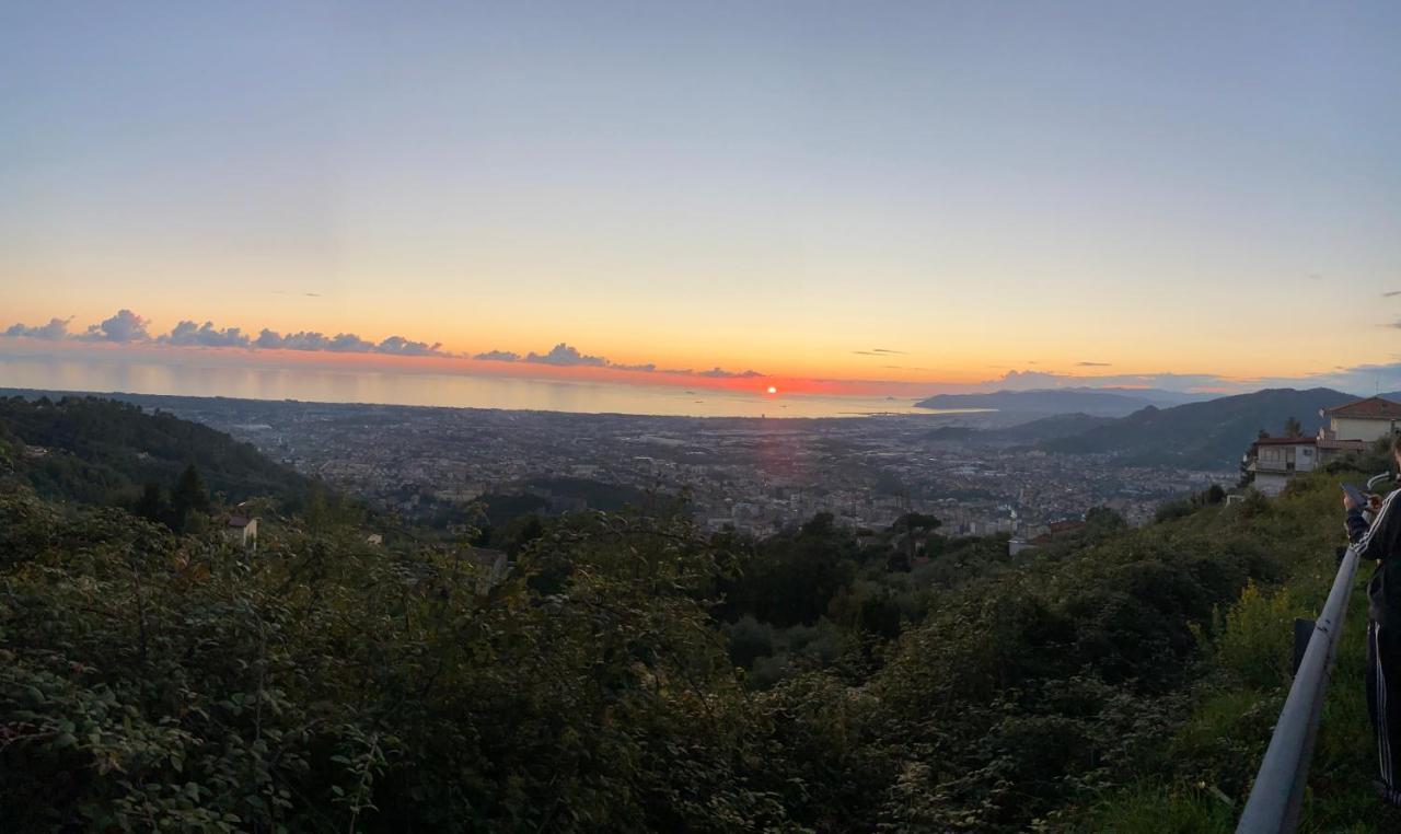 Ancora Bilocale Villa Marina di Massa Bagian luar foto