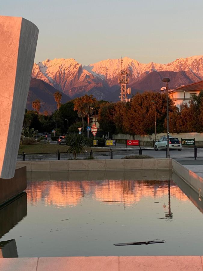 Ancora Bilocale Villa Marina di Massa Bagian luar foto