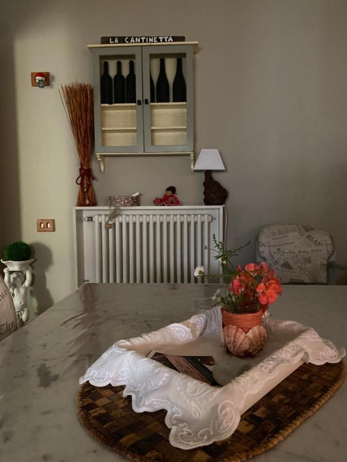 Ancora Bilocale Villa Marina di Massa Bagian luar foto