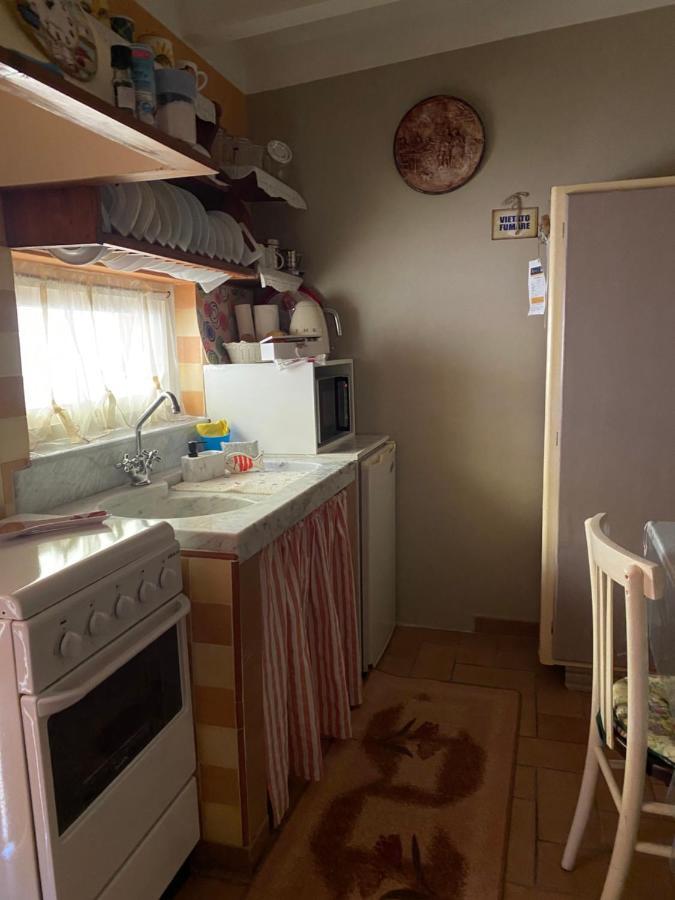 Ancora Bilocale Villa Marina di Massa Bagian luar foto