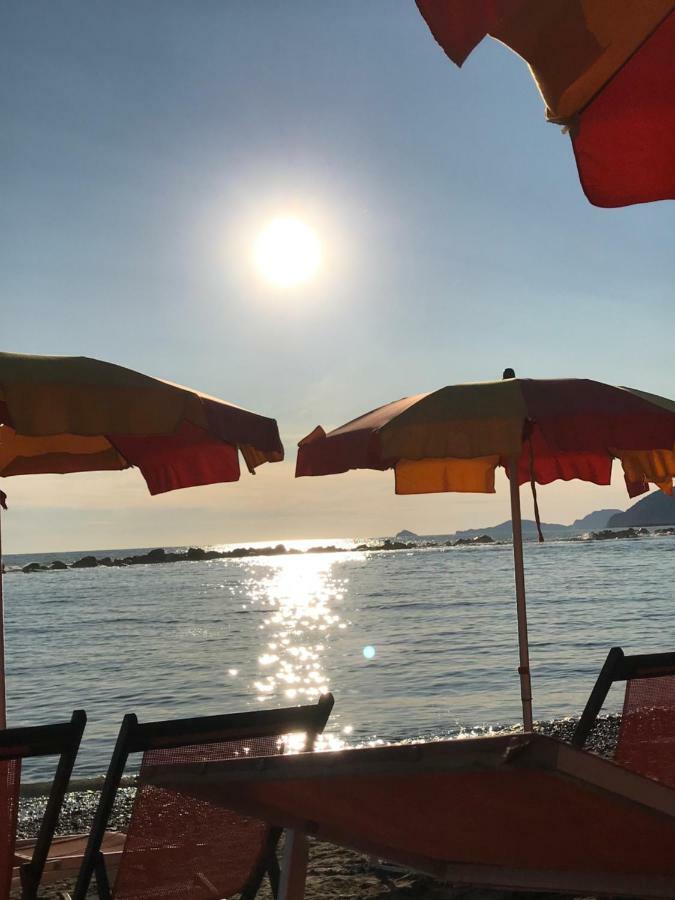 Ancora Bilocale Villa Marina di Massa Bagian luar foto