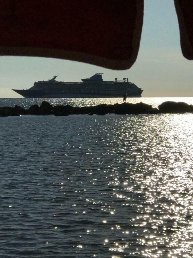 Ancora Bilocale Villa Marina di Massa Bagian luar foto